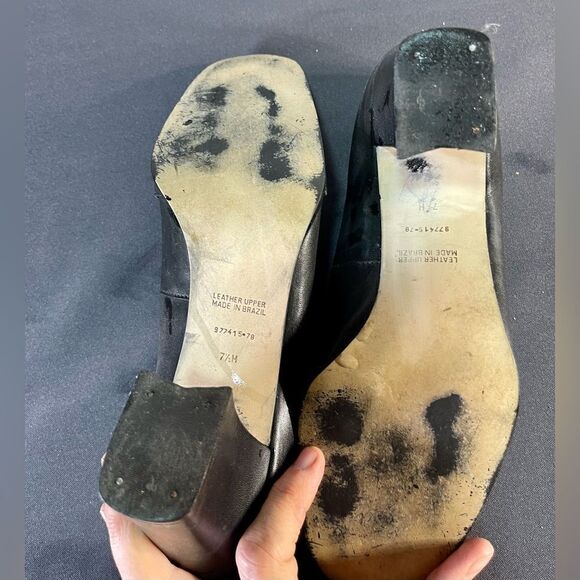 Cathy Jean - Black Leather Pumps - Picture 5 of 6